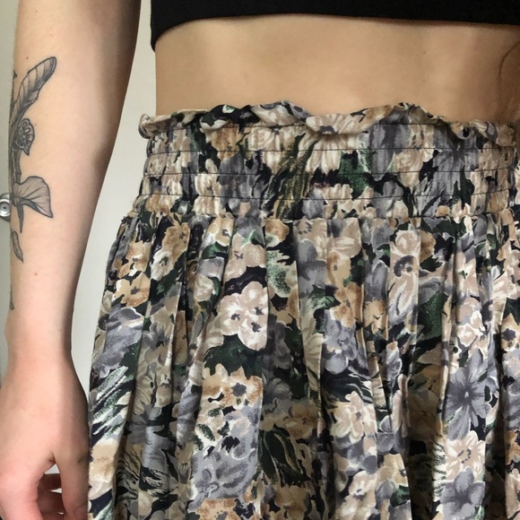 Vintage Floral High Rise Skirt - Picture 3 of 4